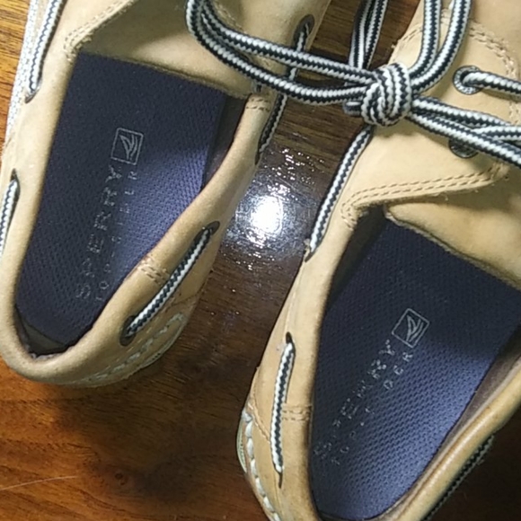 boys size 5 - Picture 4 of 8